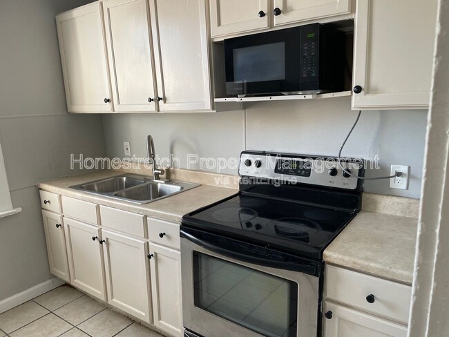 Building Photo - 2732 Utah St Rental