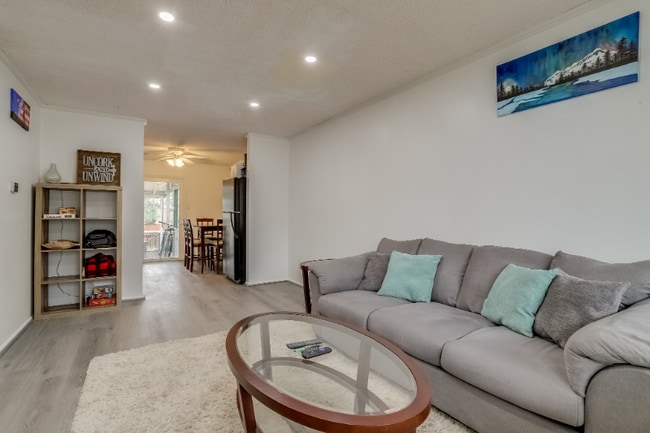 Photo - 11646 Lincoln St