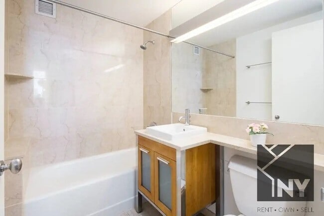 Photo - 126 Pearl St Unidad 21R