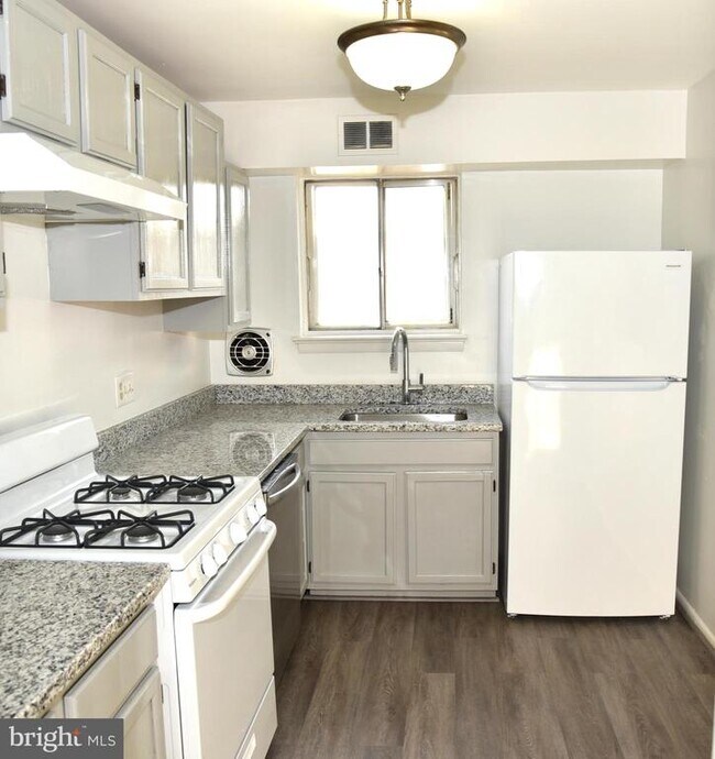 Photo - 11326 Cherry Hill Rd Unit 2-N204