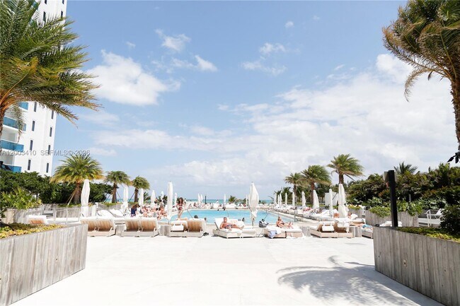 Photo - 2301 Collins Ave Unit 335