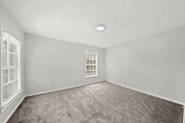 Photo - 1721 W 5th St