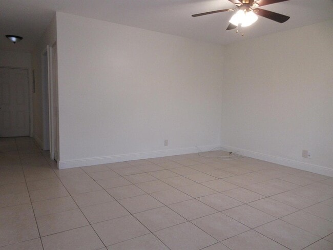 Photo - 1415 N J St Unidad 6