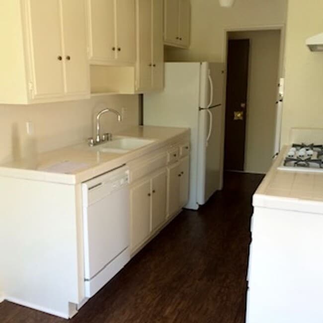 Photo - 1036 S Wooster St Unidad 4
