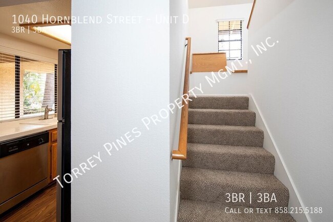 Building Photo - 1040 Hornblend St Unit D