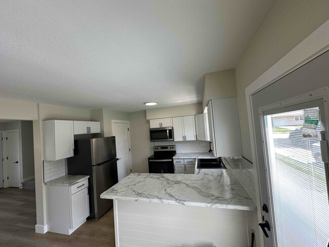 Photo - 407 W 65th St