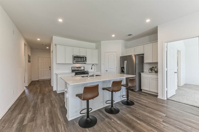 Photo - 712 Brazos Trl