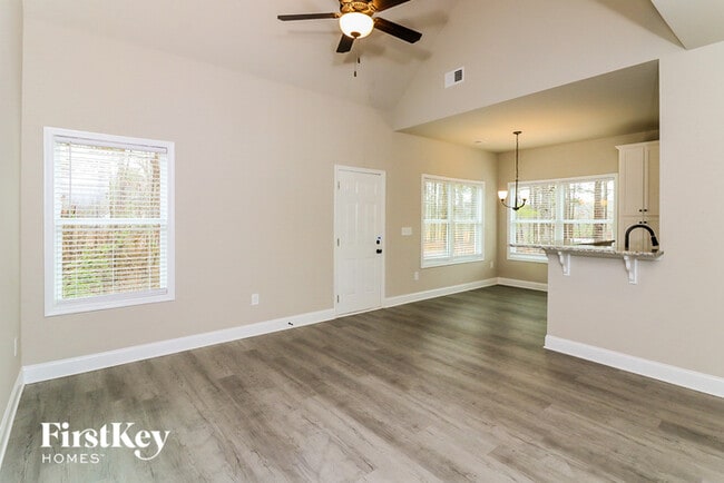 Photo - 145 Cranbrooke Dr