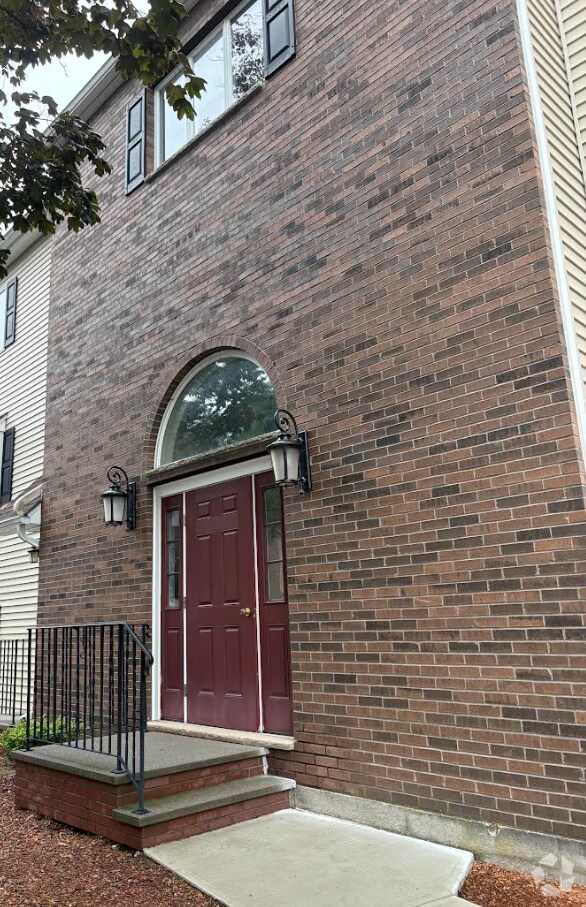 Building Photo - 305 Salem St Unit 205 Rental