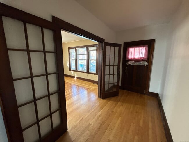 Photo - 411 Ellis St