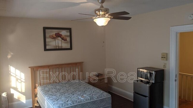 Photo - 115 Hillcrest Dr Unit Apt 04