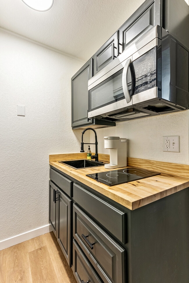 Photo - Prospector Unit 128