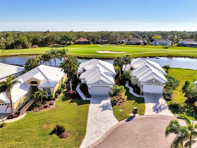 Photo - 561 Fallbrook Dr