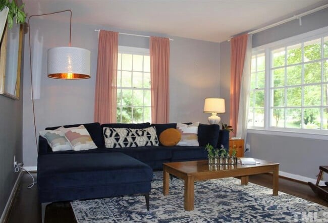 Photo - 904 Chatham Lane