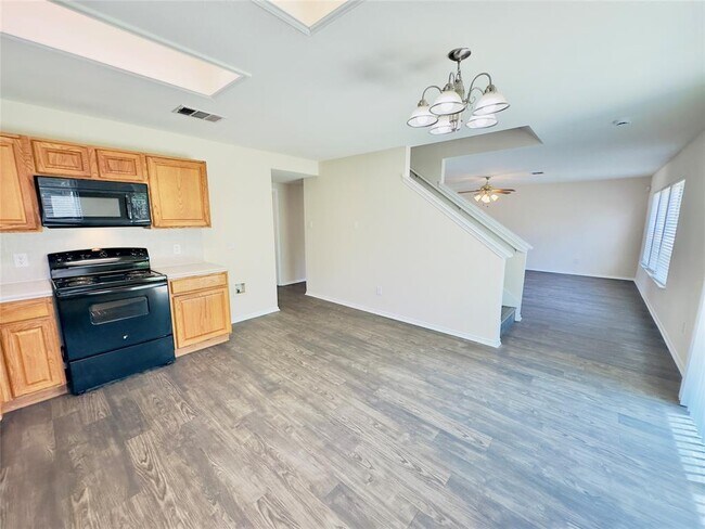 Photo - 1900 Grassland Dr