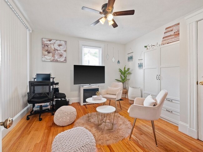 Photo - 8-10-10 Edgemere Rd Unit 1