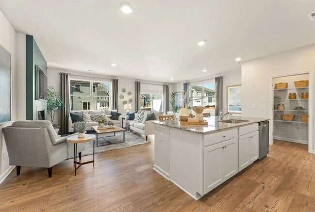 Photo - 5109 Sidney Sq Dr