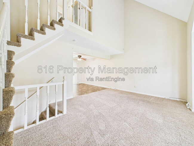 168 SW Robin Rd
