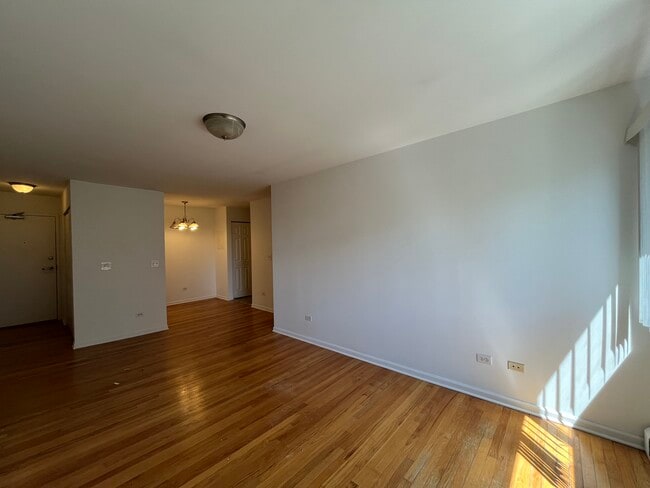 Photo - 736 W Buena Ave Unit 202