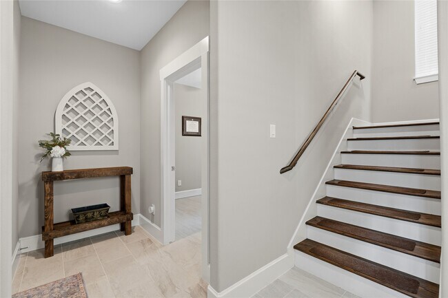 Photo - 2604 Bevis St