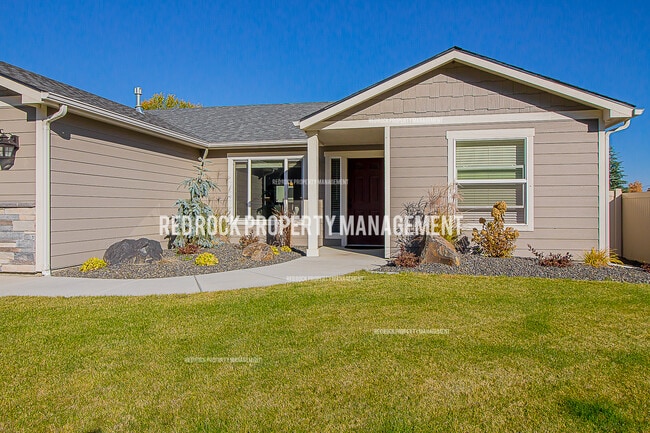 Photo - 18431 Selkirk Estates Rd