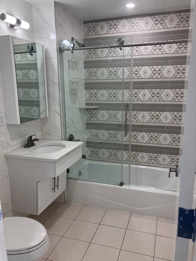 Photo - 3563 95th St