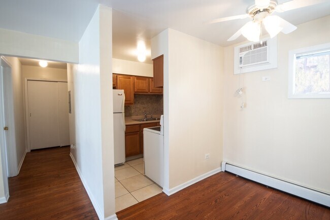 Photo - 605 N Wolf Rd