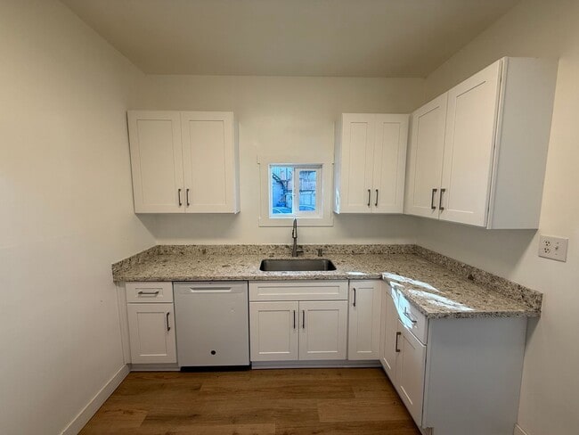 Photo - 3 Bed 1.5 Bath Pet Friendly Home in Monroe