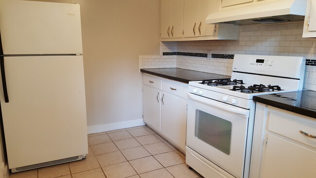 Photo - 1114 Russell St Unit 1114.5 Russell Street