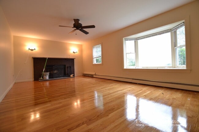 Photo - 47 Dighton St Unidad 1