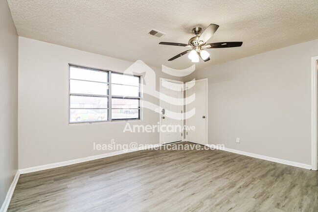 Photo - 428 W Lakeside Ave