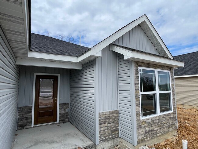 Photo - NEW CONSTRUCTION 3 Bed 2 Bath FOR RENT in Waynesville