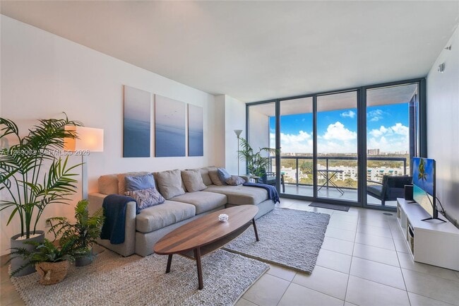 Building Photo - 601 NE 36th St Unit 1106