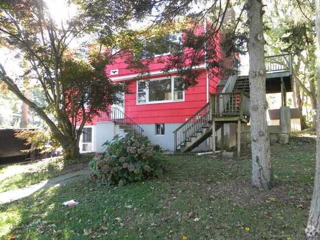 Building Photo - 32 Deerfield St Unit 2 Rental