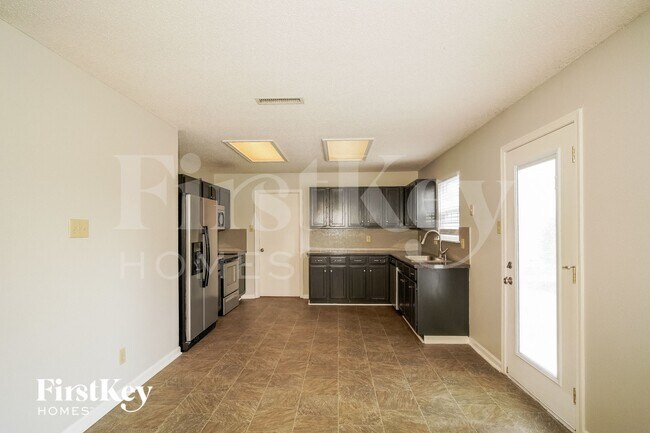 Photo - 339 Winterset Way