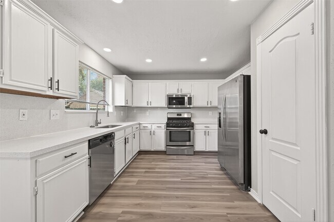 Photo - 2918 Colonel Ct Dr