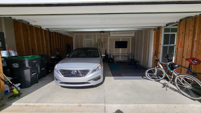 Garage - 1394 Sunnybrook Ln