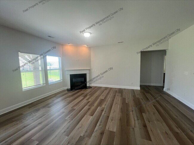 14334 Lunenburg Ln