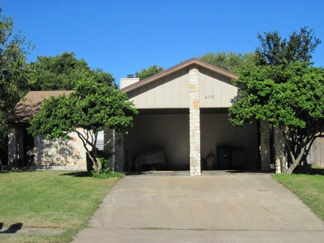 Building Photo - 806 Sirocco Dr Unit 806 A Sirocco Dr.