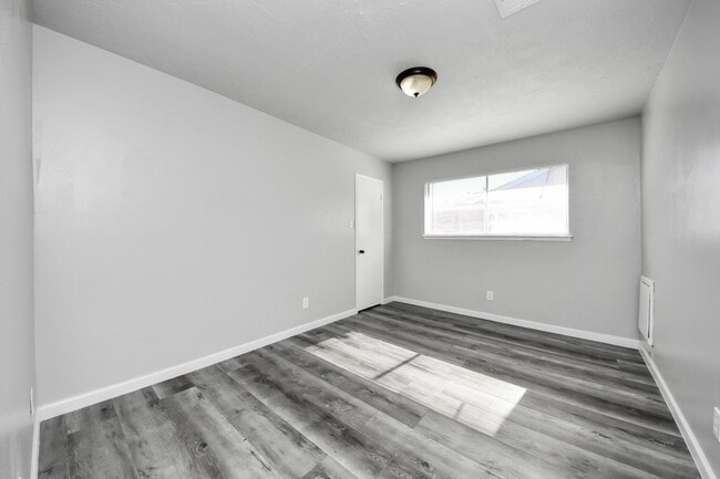 Building Photo - 8011 La Roche Ln