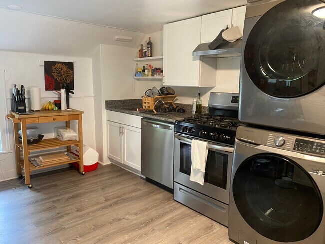 Photo - 75 Oak St