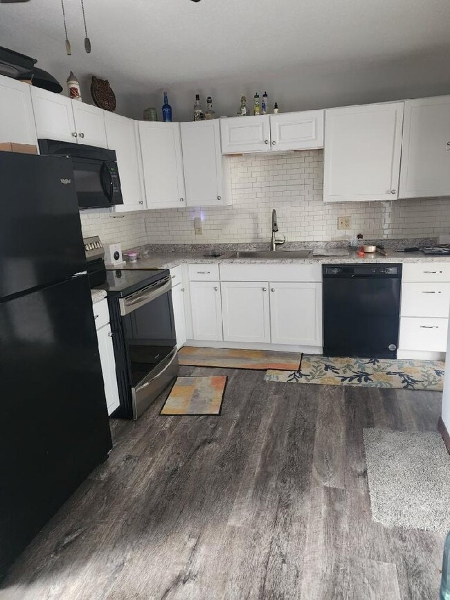 Photo - 1765 Valley Dr