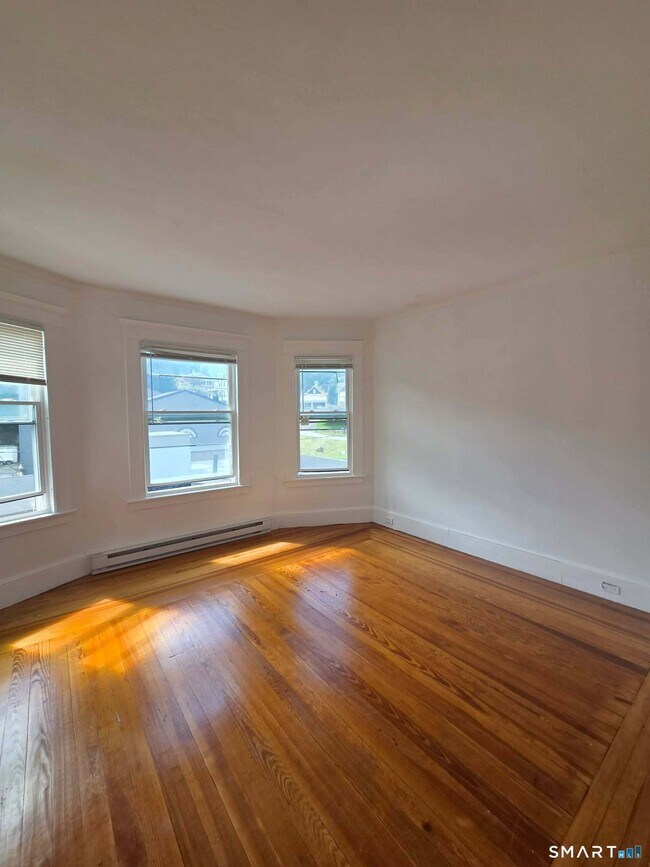 Photo - 652 Watertown Ave