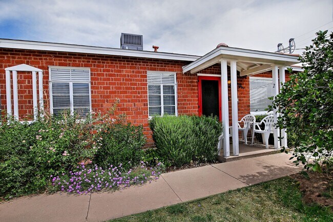Photo - 1919 W Earll Dr Unit 2