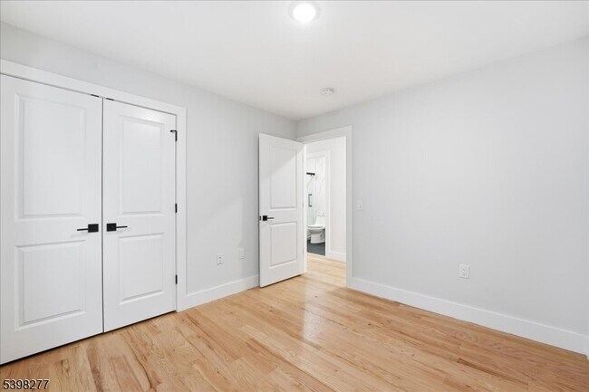 Photo - 62 Hillside Ave Unidad 1