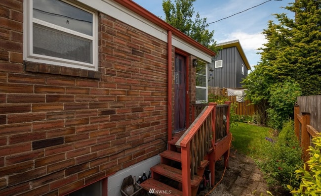 Photo - 5004 8th Ave NW