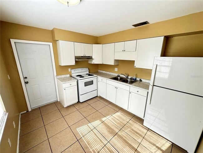 Photo - 4914 21st St W