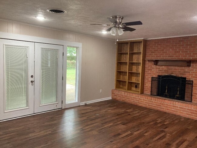 Photo - 405 Sycamore St