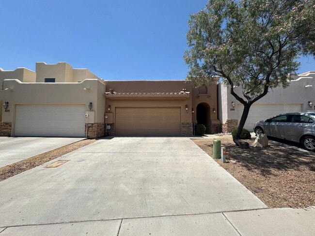Building Photo - Nice townhome in Gated community