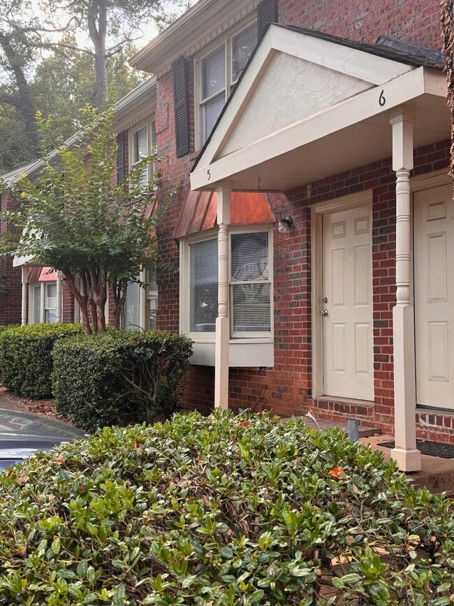Building Photo - 170 Northview Dr Unit NV